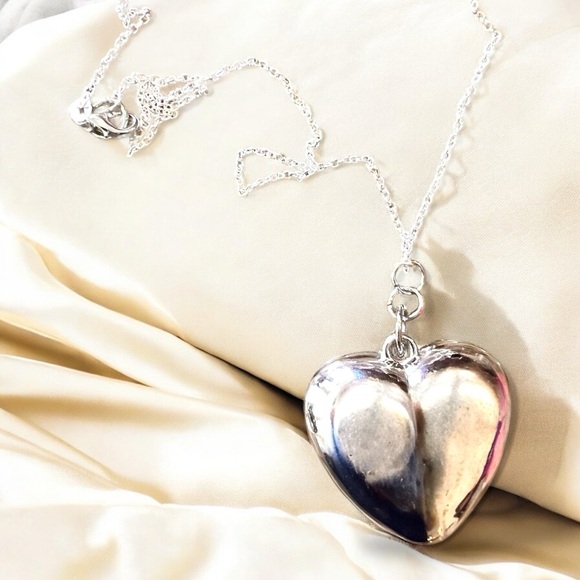 Puffed Silver toned Heart Pendant Necklace on a silver plated chain - Picture 6 of 15